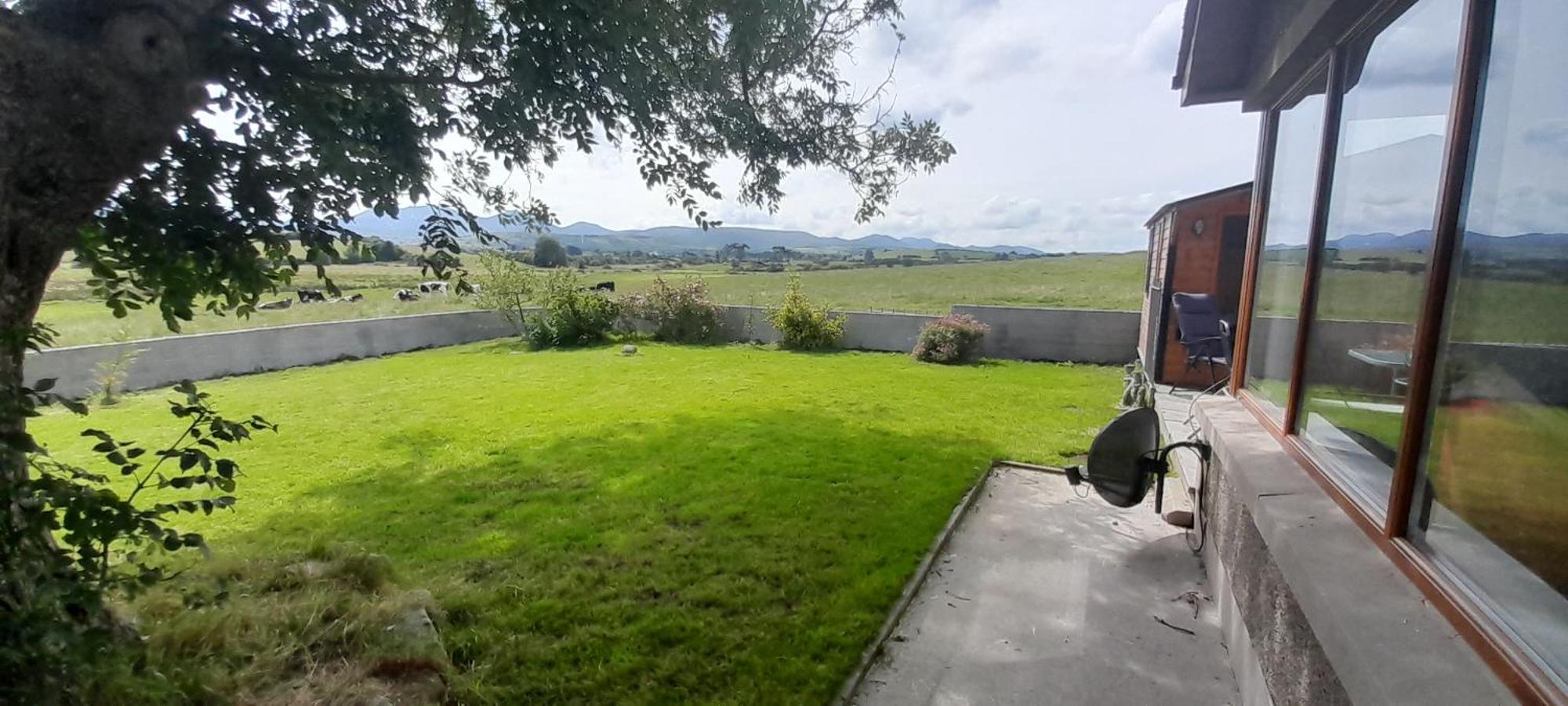 Oaktree Manor Castlewellan Exterior foto